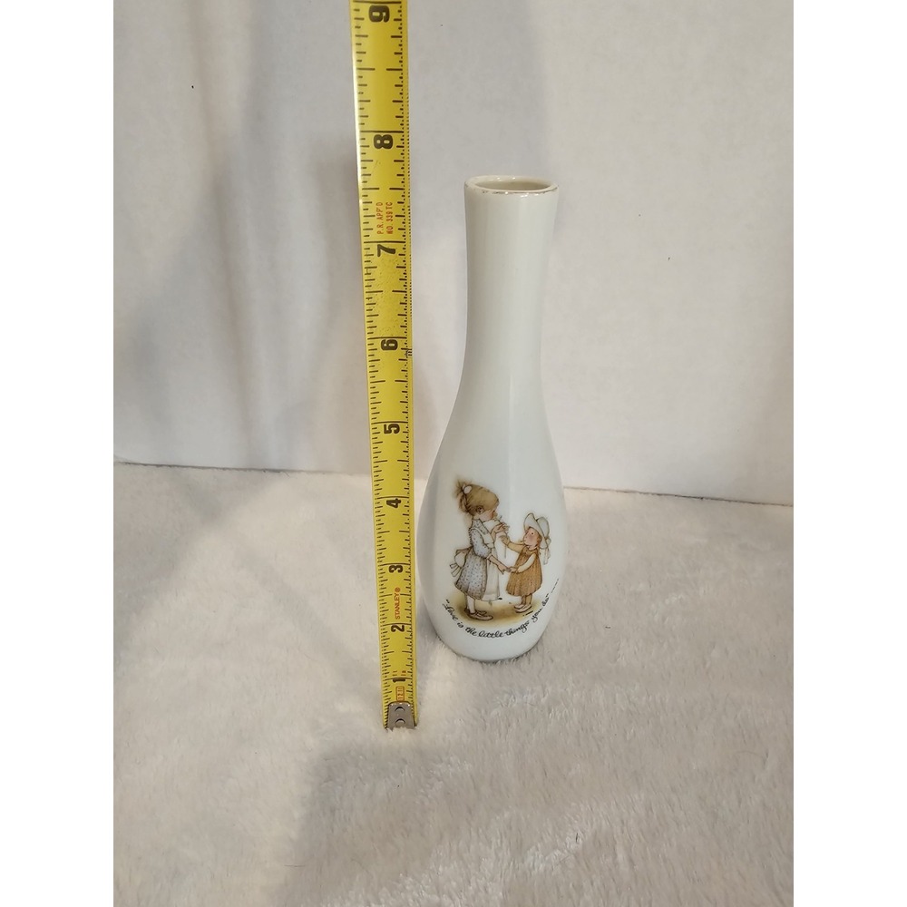Vintage White Porcelain Bud Vase Child Illustration "Love Is the Little Things" - Picture 6 of 6